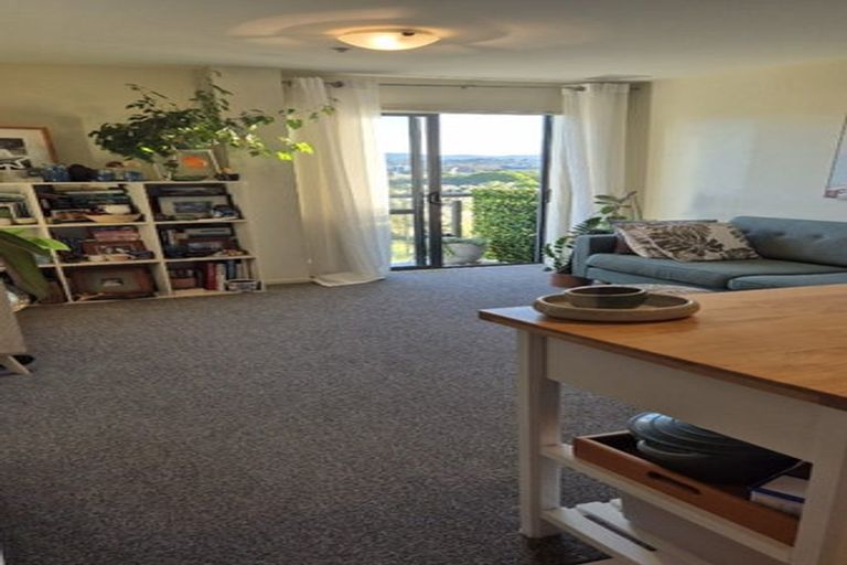 Photo of property in 5c/17 Crown Lynn Place, New Lynn, Auckland, 0600