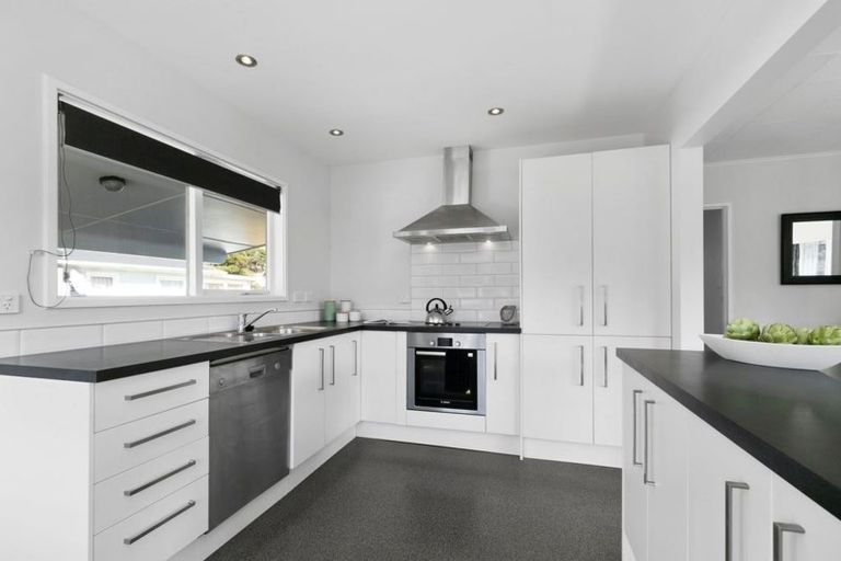 Photo of property in 253 Wellington Road, Wainuiomata, Lower Hutt, 5014