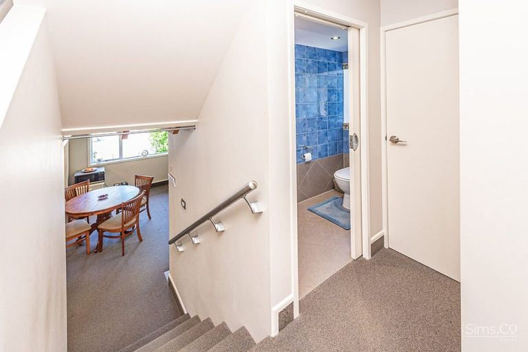 Photo of property in 2 Burtts Road, Durie Hill, Whanganui, 4500