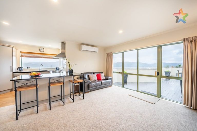 Photo of property in 10 Opurere Grove, Tirohanga, Lower Hutt, 5010