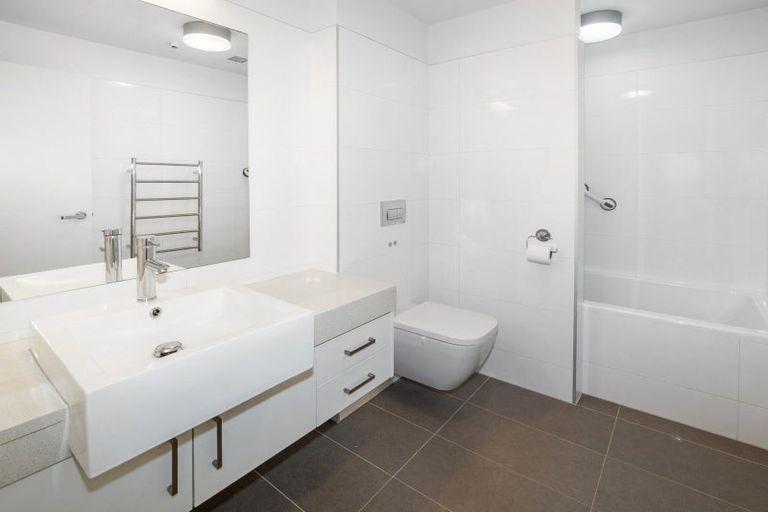 Photo of property in Vivaldi Apartments, 13/48 Marine Parade, Mount Maunganui, 3116