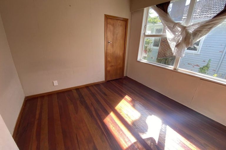 Photo of property in 10 Ribblesdale Road, Henderson, Auckland, 0612