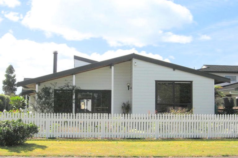 Photo of property in 83 Robinson Road, Whitianga, 3510