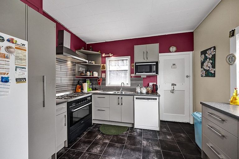 Photo of property in 35 Victoria Street, Patea, 4520