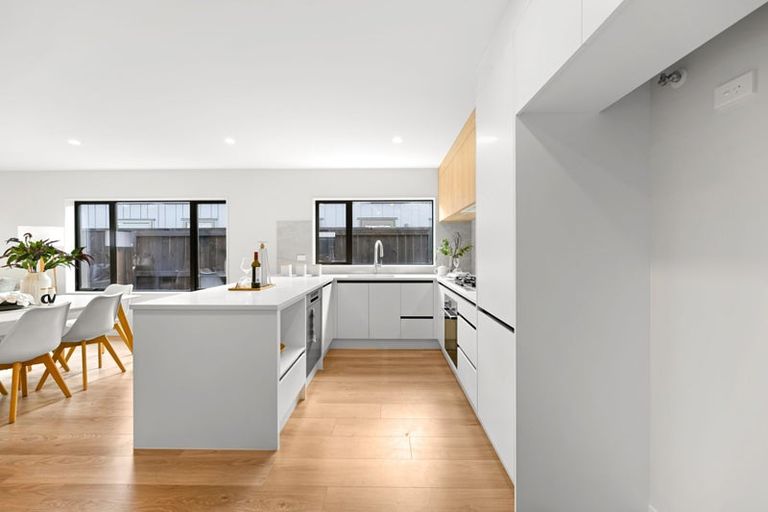 Photo of property in 60 Overton Street, Rototuna North, 3210