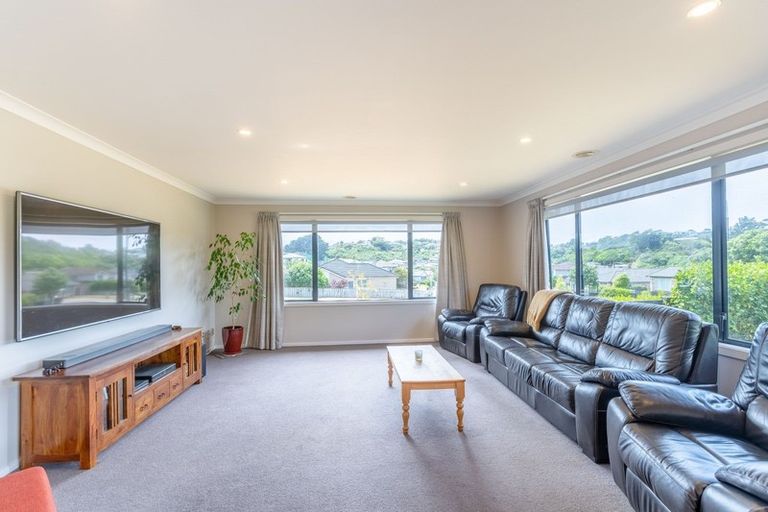 Photo of property in 12 Aotea Drive, Aotea, Porirua, 5024