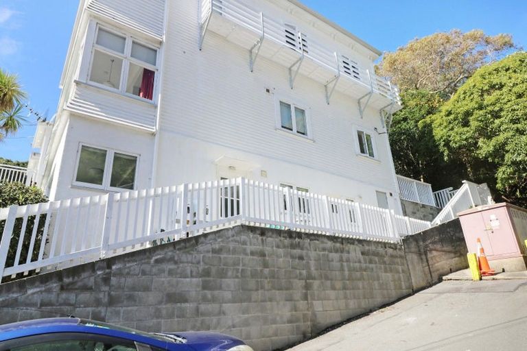 Photo of property in 2 Telford Terrace, Oriental Bay, Wellington, 6011