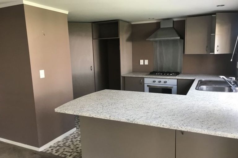 Photo of property in 57 View Road, Henderson, Auckland, 0612