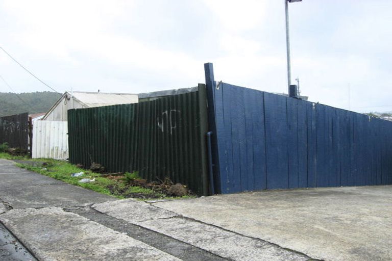 Photo of property in 77 Hilltop Avenue, Morningside, Whangarei, 0110