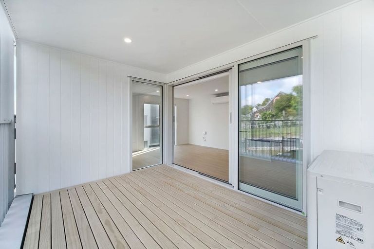 Photo of property in 1/9 Aeroview Drive, Beach Haven, Auckland, 0626