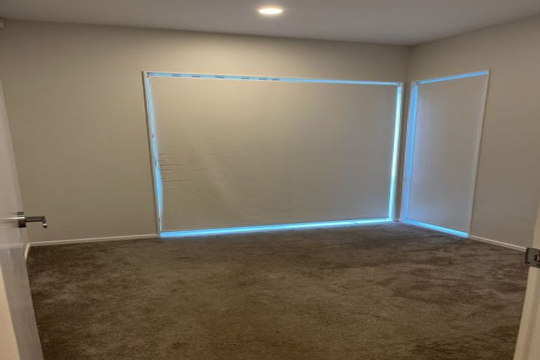 Photo of property in 35 Red Hills Road, Massey, Auckland, 0614