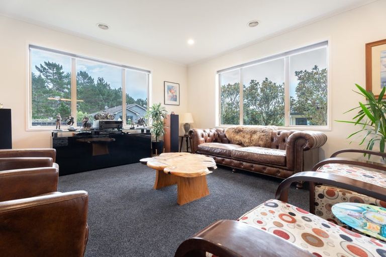 Photo of property in 21 Winsley Terrace, Churton Park, Wellington, 6037