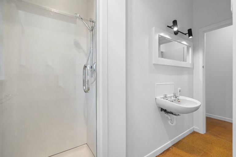 Photo of property in 33 Dalethorpe Avenue, Fairfield, Hamilton, 3214