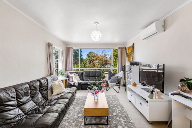 Photo of property in 58 Helena Street, Massey, Auckland, 0614