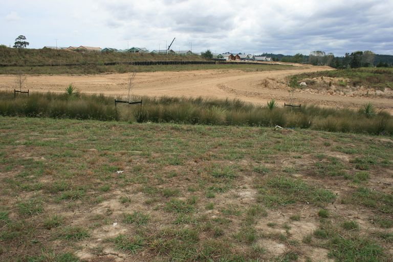 Photo of property in 42 Jane Maree Road, Kumeu, 0810