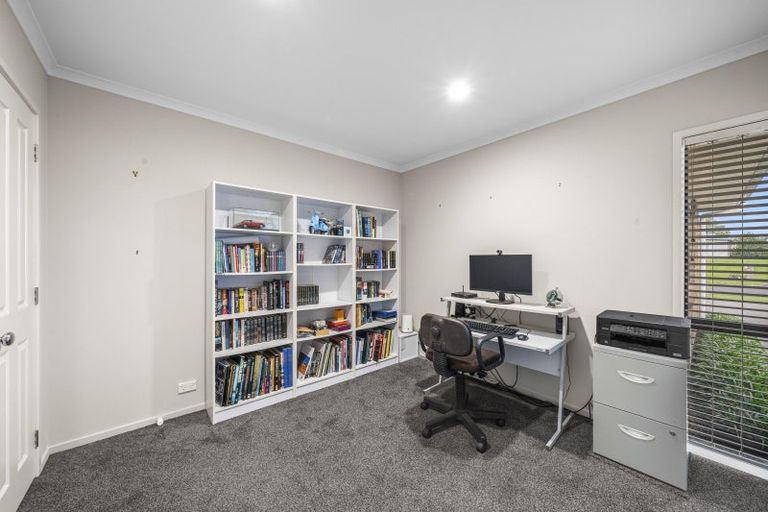 Photo of property in 110 Butcher Road, Pukekohe, 2120