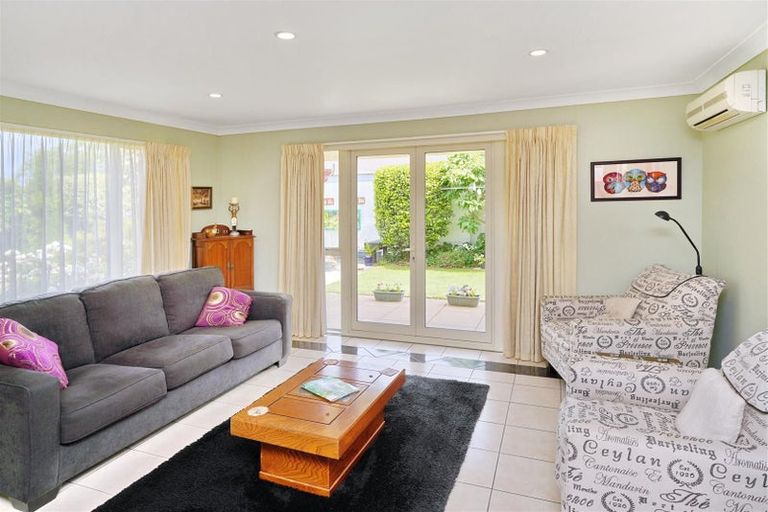 Photo of property in 9 Gibbs Drive, Woodend, 7610