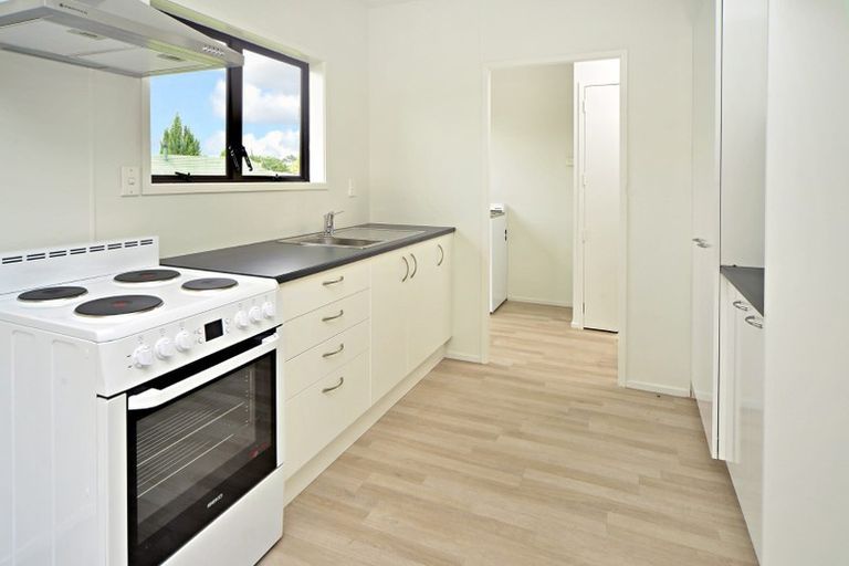 Photo of property in 2/11 Anglers Way, Wattle Downs, Auckland, 2102