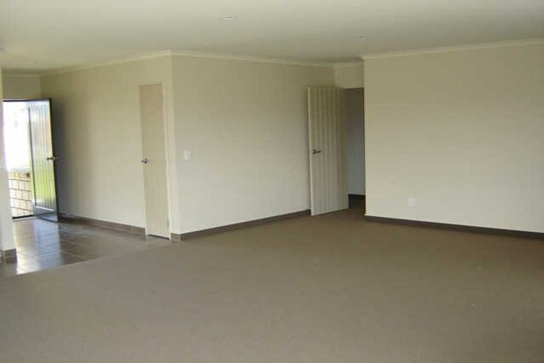 Photo of property in 23 Gandalf Crescent, Paraparaumu, 5032