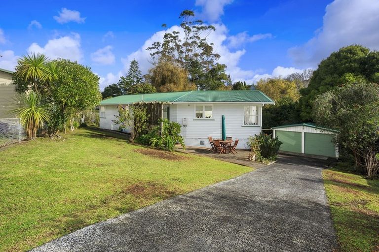 Photo of property in 16 Carina Crescent, Torbay, Auckland, 0630