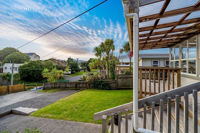Photo of property in 116 Renown Road, Raumati South, Paraparaumu, 5032