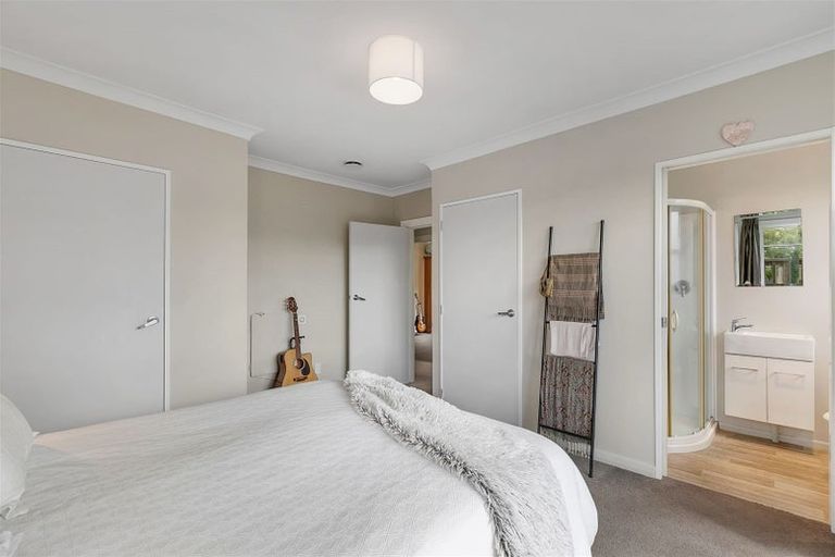 Photo of property in 308 Main Road, Tawa, Wellington, 5028