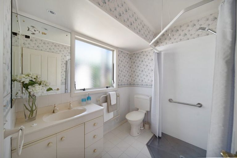 Photo of property in 2/40 Cook Street, Howick, Auckland, 2014