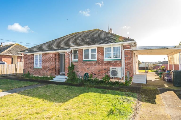 Photo of property in 10 Maire Street, Gonville, Whanganui, 4501