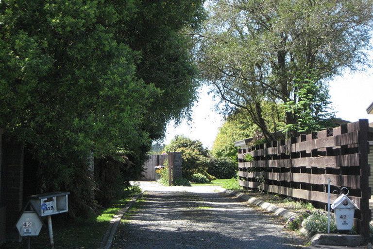 Photo of property in 2/42 Dunbarton Street, Redwood, Christchurch, 8051