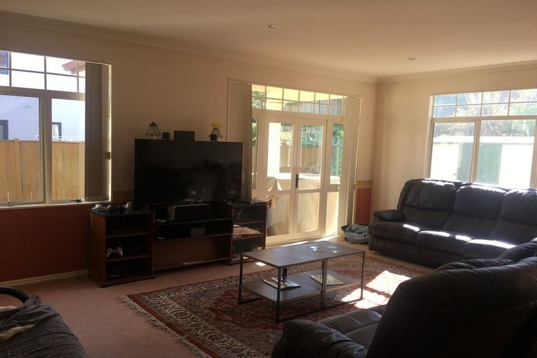Photo of property in 22 Gilford Place, East Tamaki Heights, Auckland, 2016