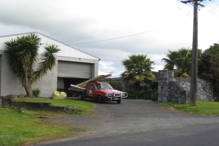 Photo of property in 49 Tawa Road, Kumeu, 0891