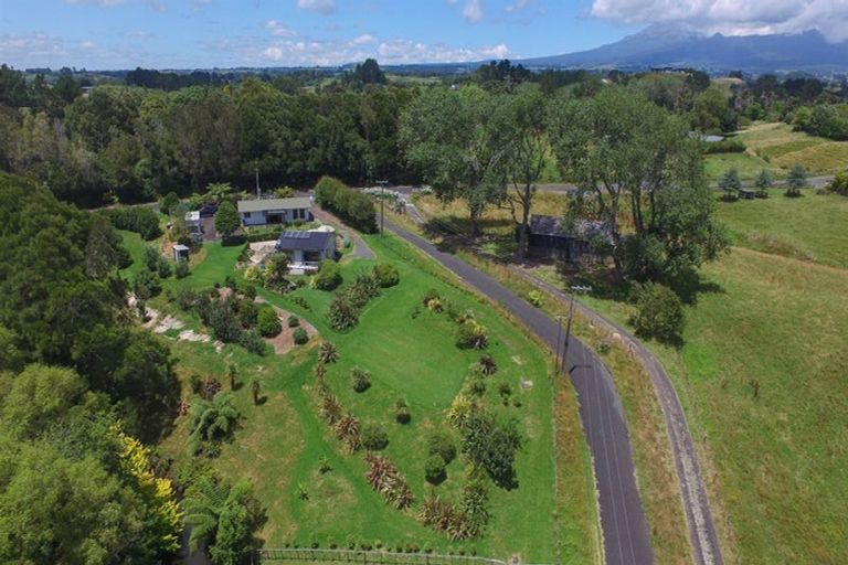 Photo of property in 590 Frankley Road, Hurworth, New Plymouth, 4371