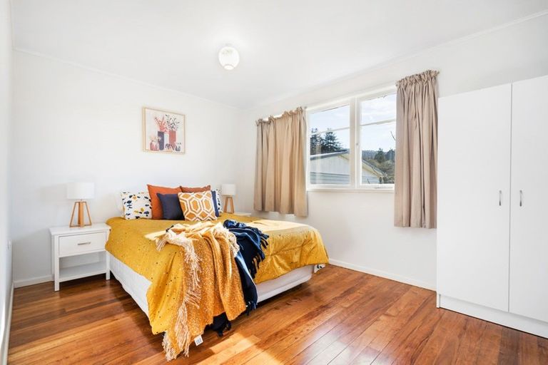 Photo of property in 12 Willow Place, Horahora, Whangarei, 0110