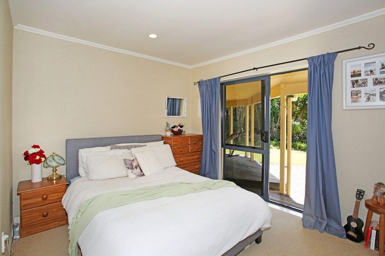 Photo of property in 166 Holmes Road, Waiuku, 2682