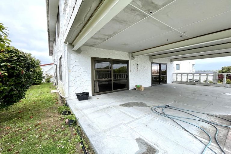 Photo of property in 26 Devon Road, Bucklands Beach, Auckland, 2012