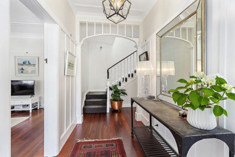 Photo of property in 45 Burnham Street, Seatoun, Wellington, 6022