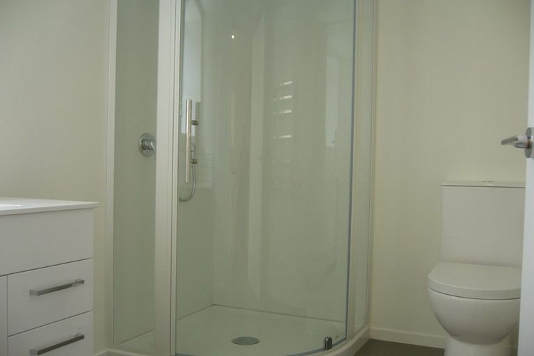 Photo of property in 24 Brougham Street, Mount Victoria, Wellington, 6011