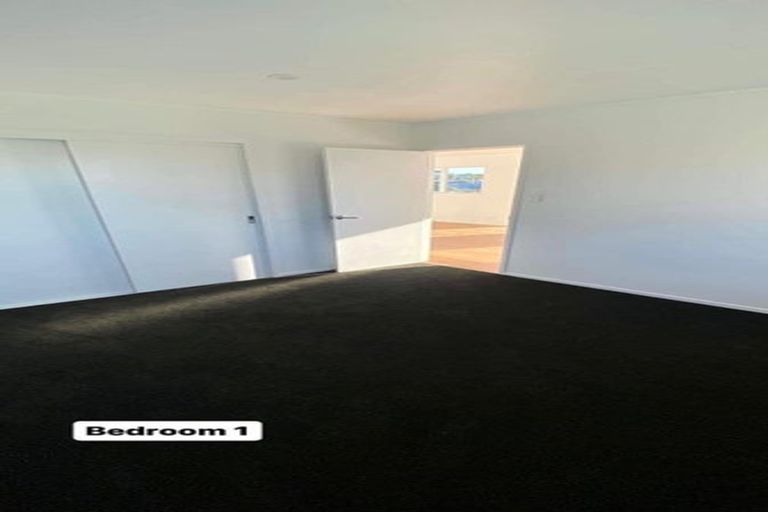 Photo of property in 30 Albatross Road, Red Beach, 0932