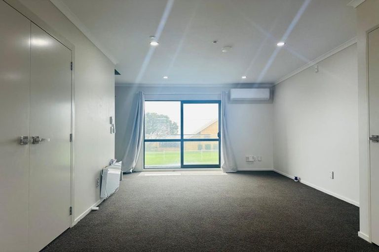 Photo of property in 2/8 Kerrs Road, Wiri, Auckland, 2104