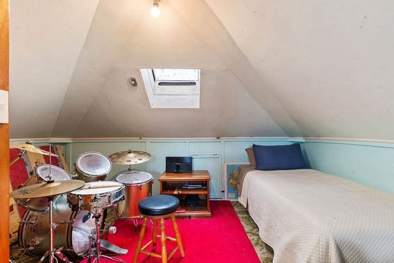 Photo of property in 9 Mavis Place, Beach Haven, Auckland, 0626