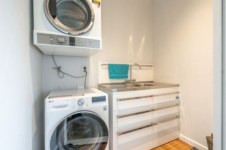 Photo of property in 19 Milton Street, Gore, 9710