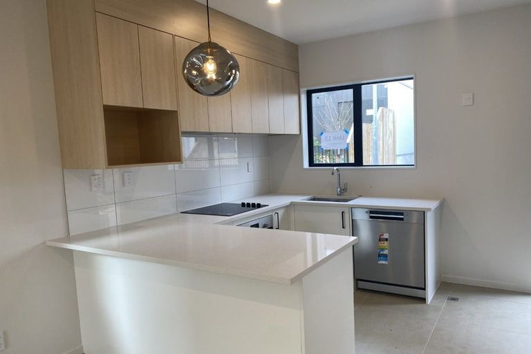 Photo of property in 34 Paetai Lane, Te Atatu Peninsula, 0610