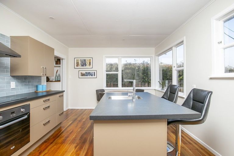 Photo of property in 60 Brandon Street, Featherston, 5710