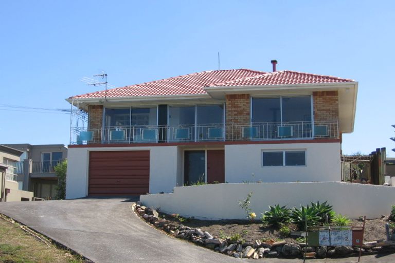 Photo of property in 3/16 Beach Road, Castor Bay, Auckland, 0620