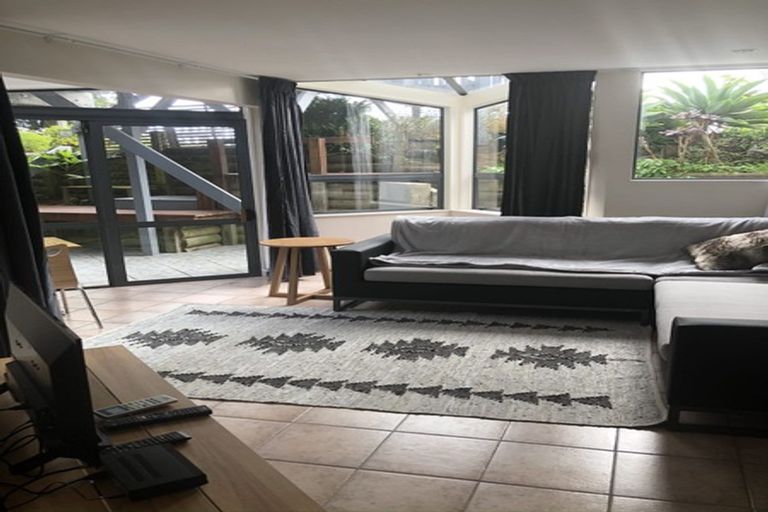 Photo of property in 45 Mana View Road, Paremata, Porirua, 5026