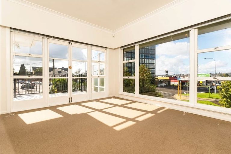 Photo of property in 6 Swanson Road, Henderson, Auckland, 0610