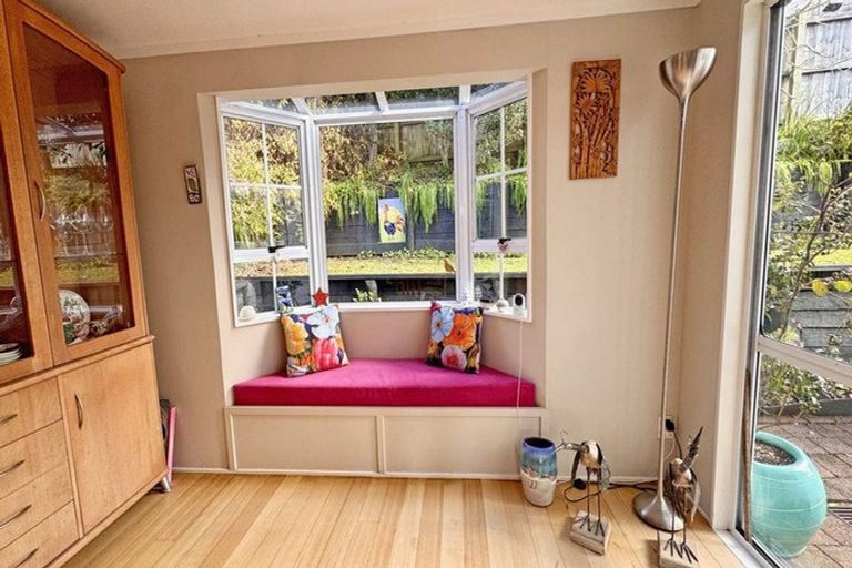 Photo of property in 6 Mosman Place, Chatswood, Auckland, 0626