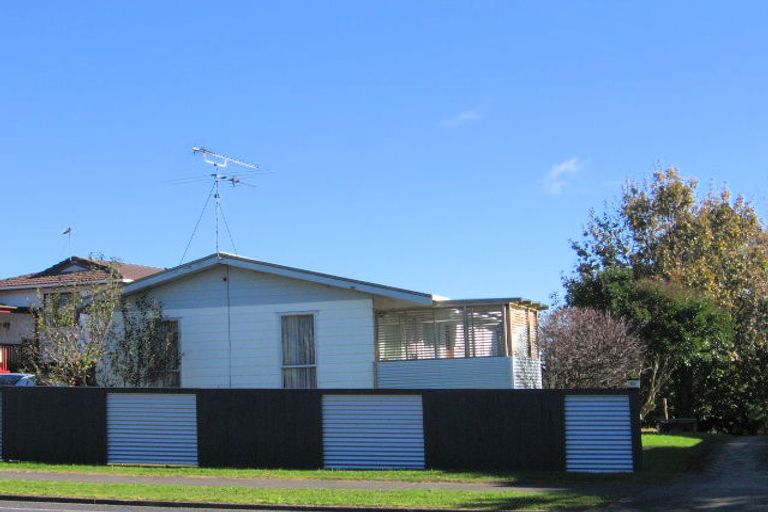 Photo of property in 23 Everglade Drive, Goodwood Heights, Auckland, 2105