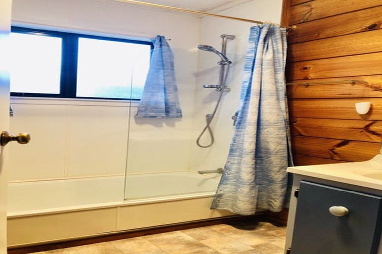 Photo of property in 23 Elizabeth Drive, West Harbour, Auckland, 0618