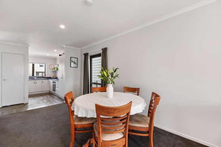 Photo of property in 6 Awhenga Place, Weymouth, Auckland, 2103